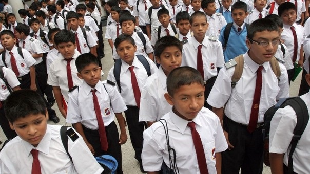 Escolares en el centro de un nuevo enfoque para abordar el problema de salud mental en el Perú